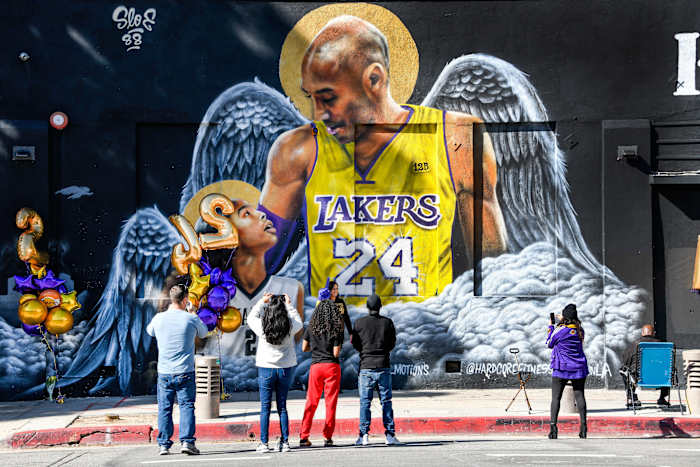 kobe bryant mural